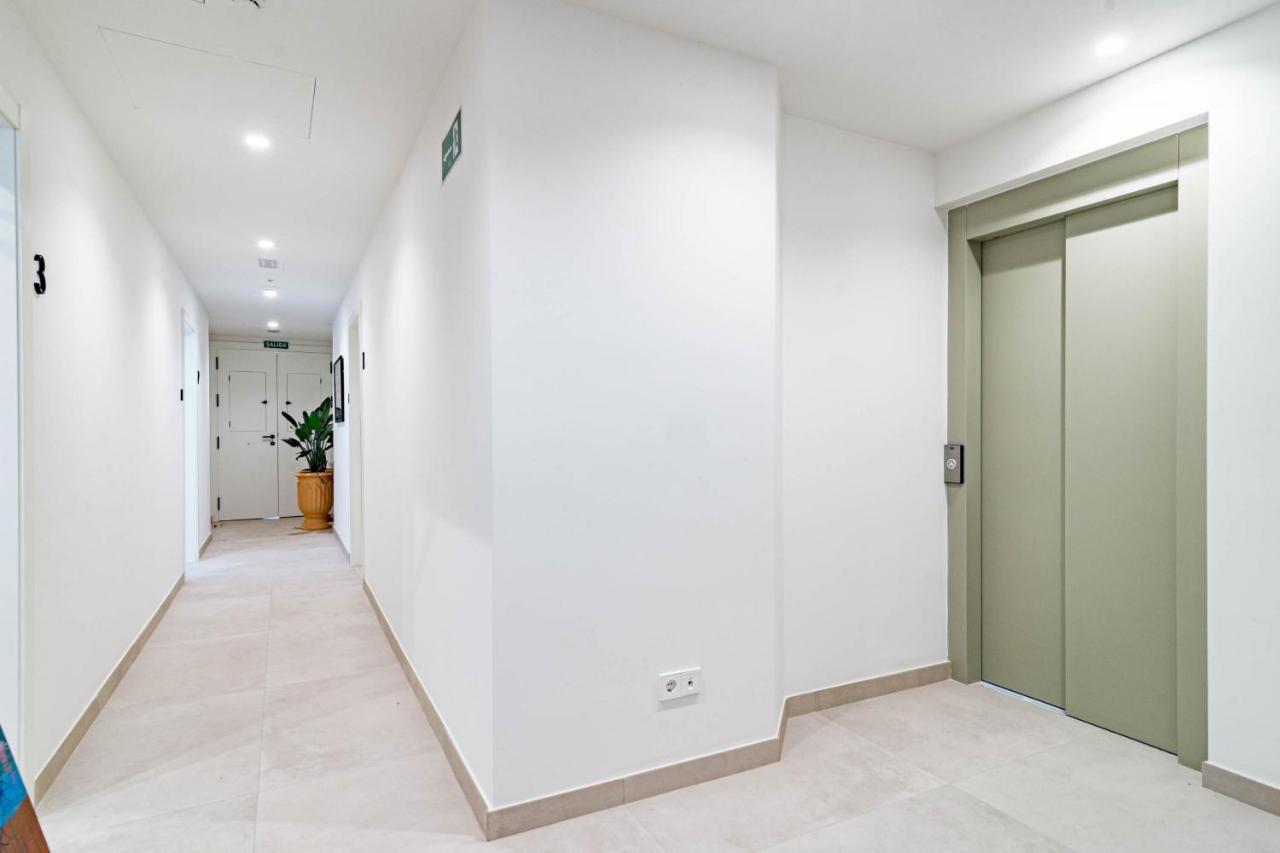Seaclub Suites Estepona By Roomservices Екстериор снимка